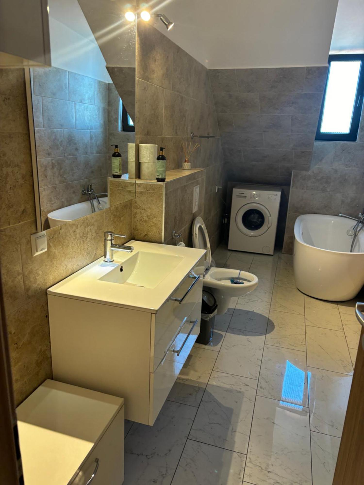 קלוז'-נאפוקה Central Park Residence מראה חיצוני תמונה